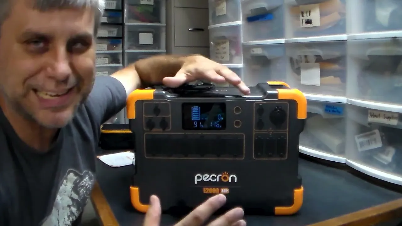 Pecron E2000LFP Expandable Portable Power Station